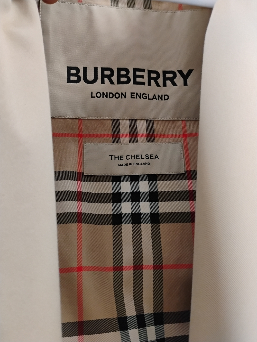 Burberry Beige Double-Breasted Trench Coat, Mid length, Chelsea Size US 6 - Picture 12 of 16